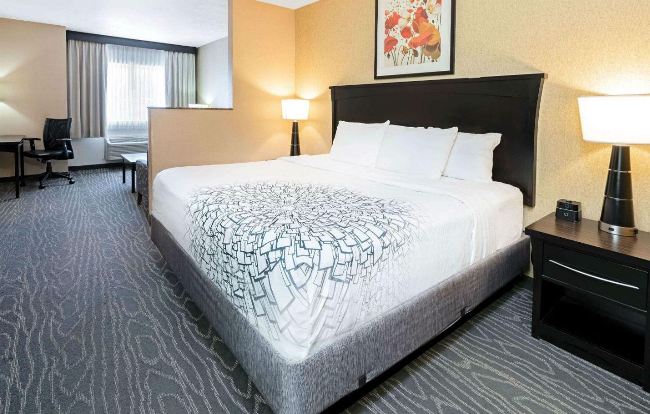 La Quinta By Wyndham Logan Hotel Luaran gambar