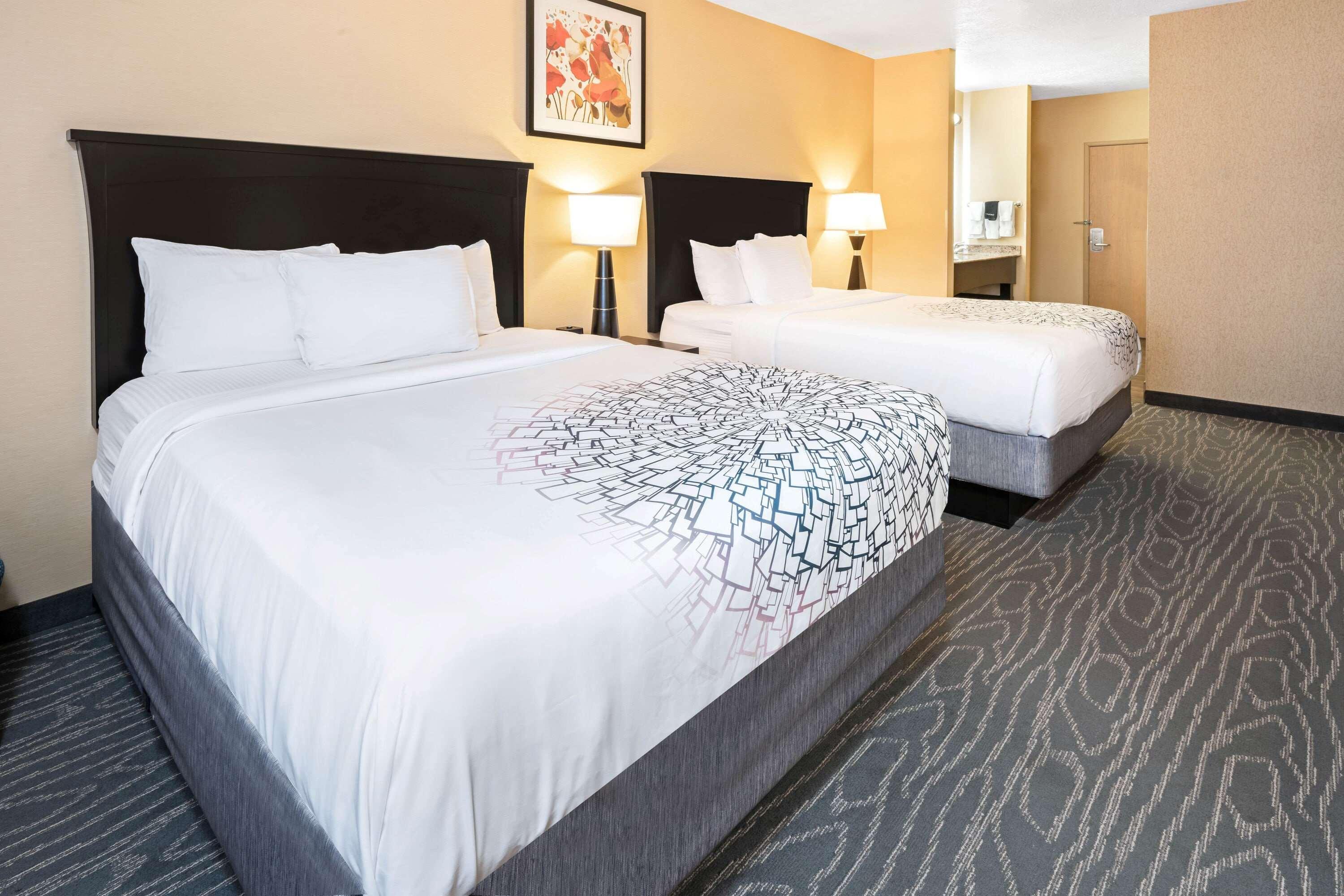 La Quinta By Wyndham Logan Hotel Luaran gambar