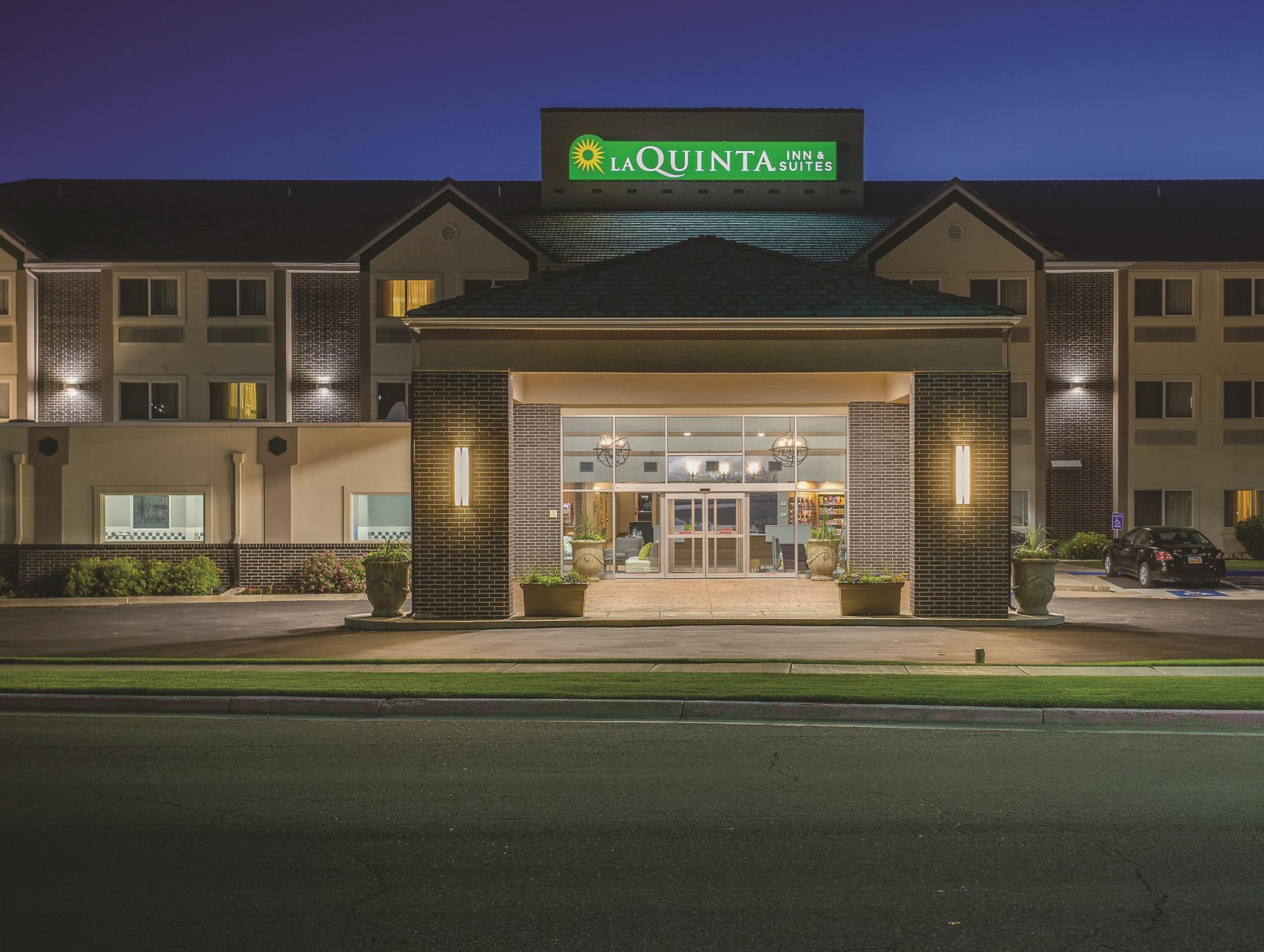 La Quinta By Wyndham Logan Hotel Luaran gambar